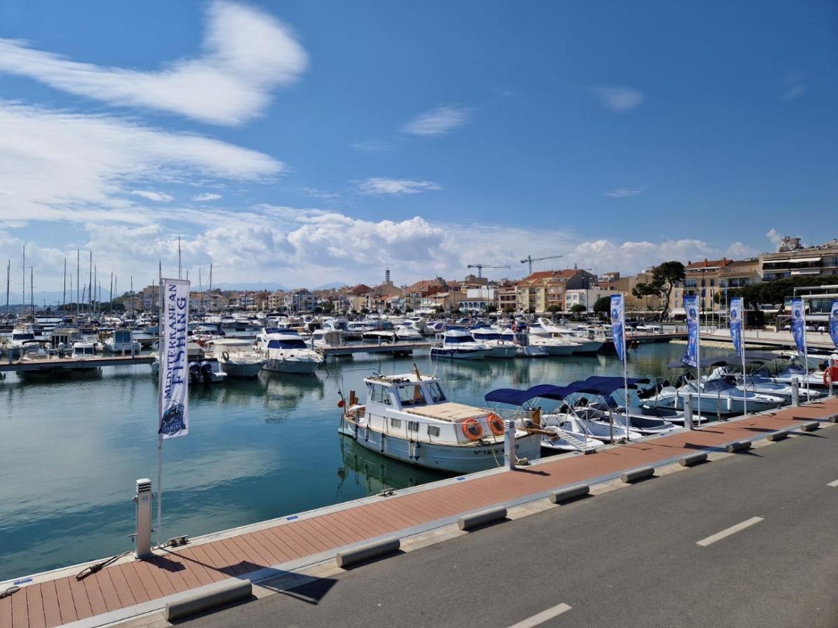 Apartamentosbiamar كامبريلس المظهر الخارجي الصورة