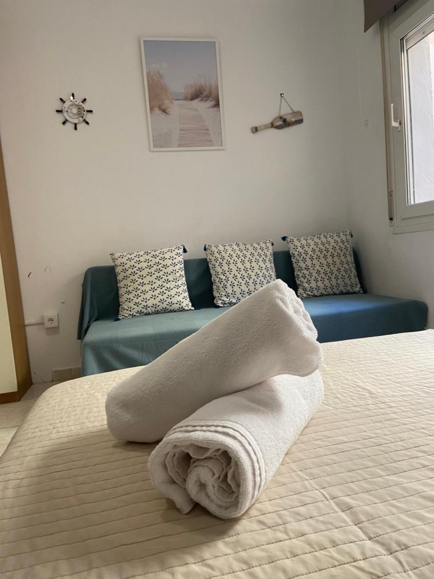 Apartamentosbiamar كامبريلس المظهر الخارجي الصورة