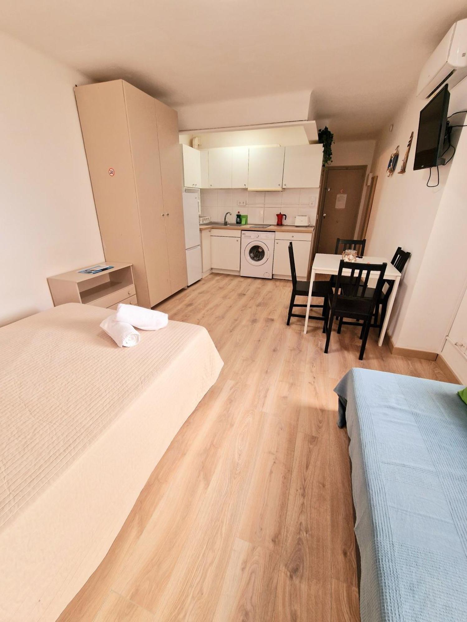 Apartamentosbiamar كامبريلس المظهر الخارجي الصورة